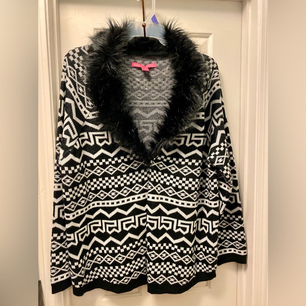 NWOT Aztec Print fur neck lined Cardigan Sweater